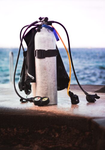 Scuba diving gear